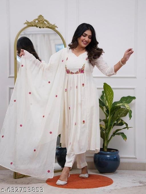 Floral Embroidered White Anarkali Kurta Set With Dupatta - Image 4