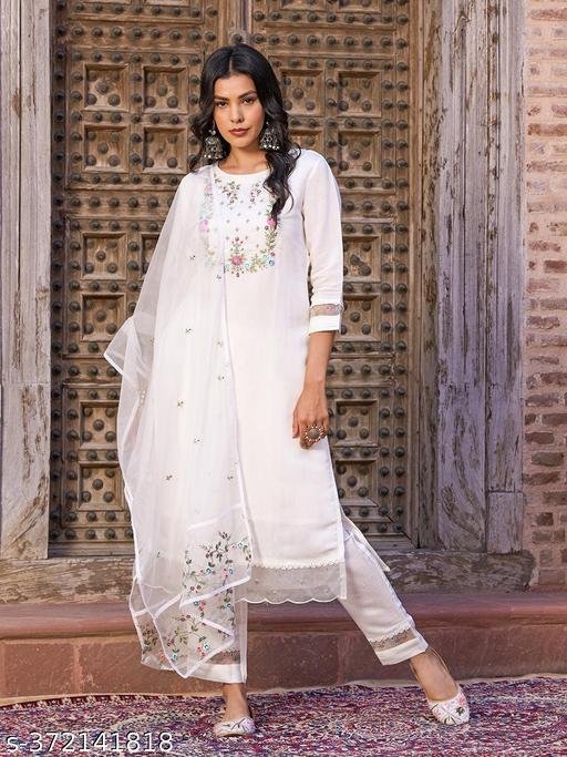 Women New Embroidered Kurta set - Image 5