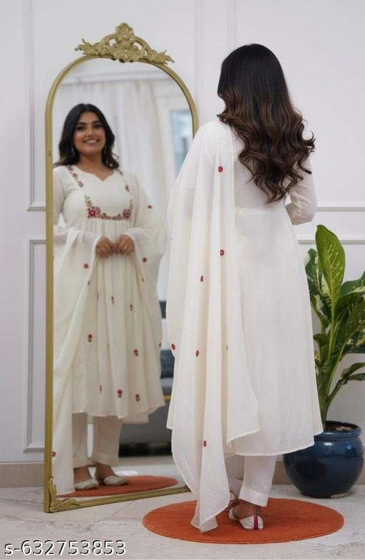 Floral Embroidered White Anarkali Kurta Set With Dupatta - Image 3