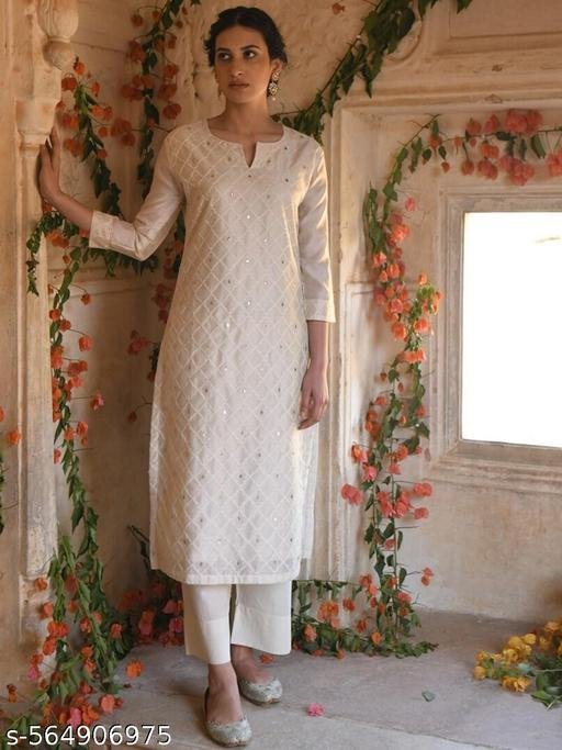 Women's Embroidered Kurta Pant Set With Dupatta - Image 5