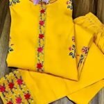 Women Floral Printed Regular Kurta With Pant
