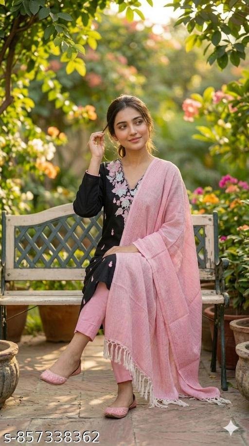 This stunning 3-piece suit set combines traditional craftsmanship with a modern aesthetic, perfect for everyday elegance or festive gatherings.